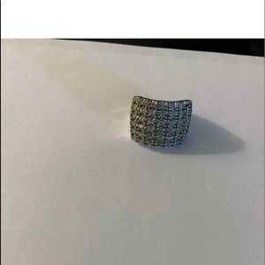 Round White diamond row ring